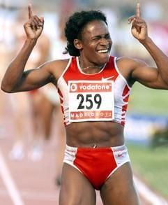 Maria Mutola nach ihrem Sieg über 800 m. (Foto: dpa)