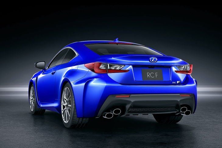 Unter der Haube steckt dann das stärkste Triebwerk im Lexus-Programm: ein V8-Motor mit 5,0 Litern Hubraum und mehr als 450 PS.