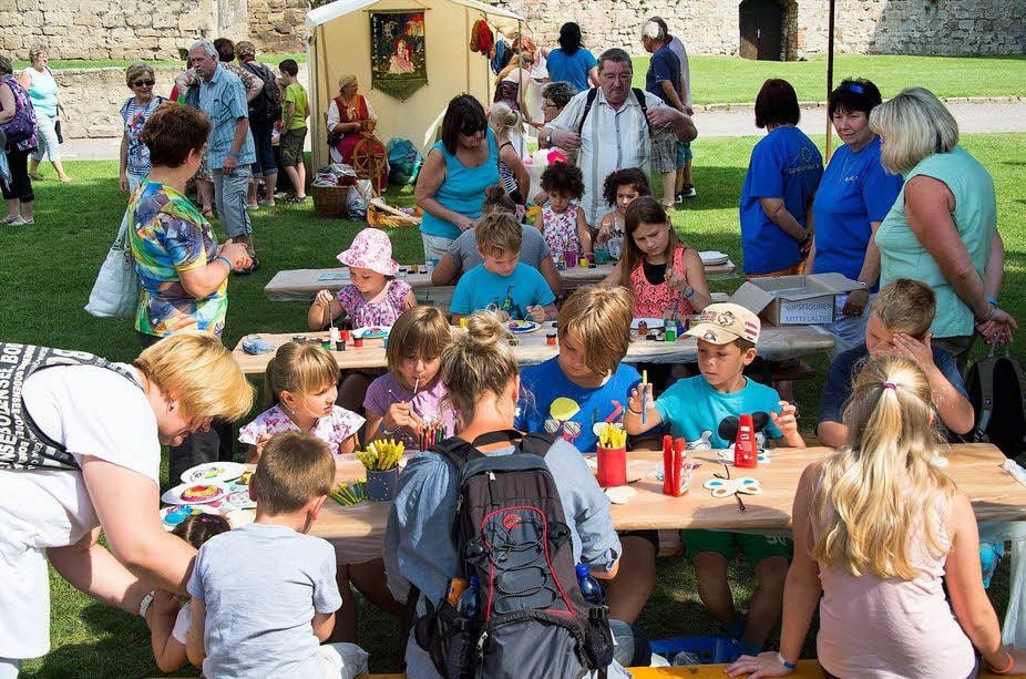 Nicht nur das Basteln statt beim MZ-Ferientag am Freitag auf der Burg Querfurt hoch im Kurs.