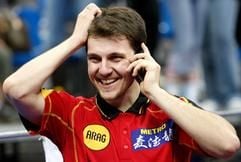 Timo Boll strahlt nach seinem Sieg im Match gegen den Weißrussen Vladimir Samsonov am Sonntag, den 1. April 2007 übers ganze Gesicht.(Foto: dpa)