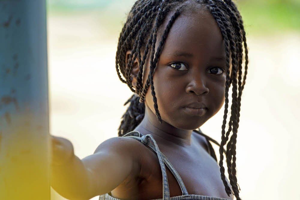 Ein Mädchen aus Entebbe in Uganda.