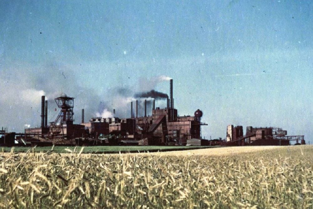 Das Schwelwerk ist ein Teil der Weißandt-Gölzauer Industriegeschichte. Erbaut wurde es von 1927 bis 1928.