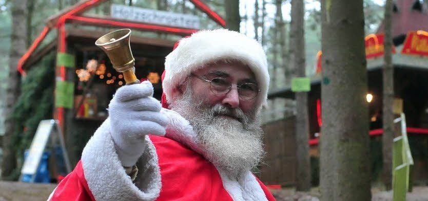 Alfred Tiefenau gab den Weihnachtsmann 2012 in Möllensdorf.