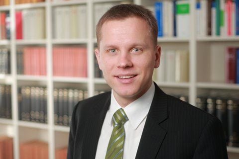 Der Rechtsanwalt Jan Siebenhüner aufgenommen in Leipzig. Das Inzestverbot ist aus Sicht eines Experten nicht mehr zeitgemäß. (FOTO: DPA)