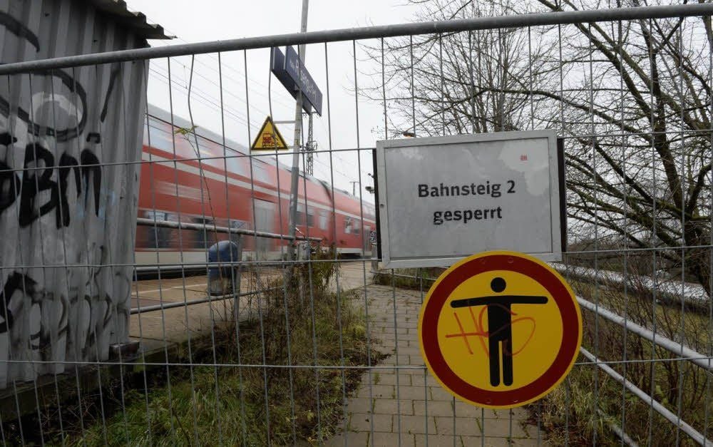 Rund um den Bahnhof Rosengarten gibt es Ärger. Anwohner fürchten ein Verkehrschaos.