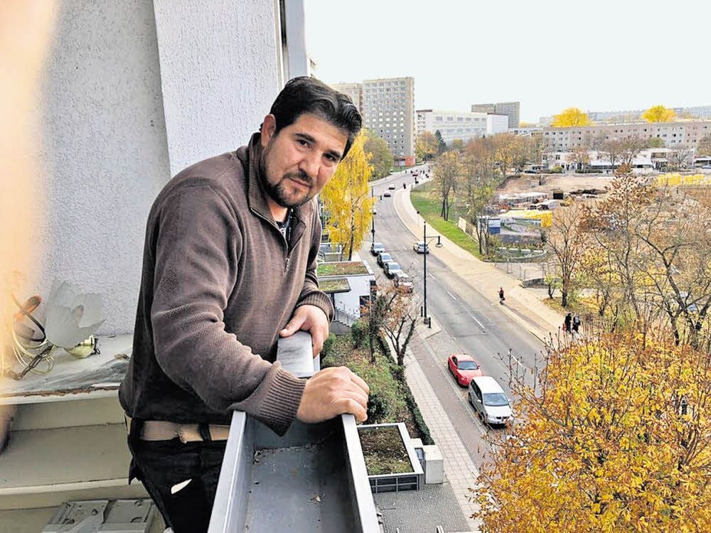 Bekim Berisha ist der Onkel des toten 15-jährigen Mädchens. Er sagt, die Polizei habe falsch reagiert und seine Nichte bedrängt.