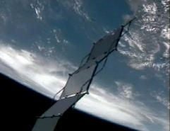 Das von NASA-TV aufgenommene Foto zeigt den Hurrikan «Dean» aus 342,4 Kilometer Entfernung. Was wie ein weißer Fleck scheint, ist das Zentrum des Wirbelsturms. (Foto: dpa)