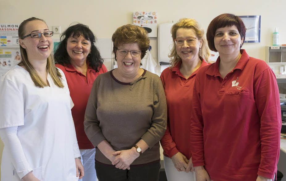 Christine Grönick (Mitte) , Nachfolgerin Enikö-Ana Dumitru und ihr Team: Schwester Iris, Schwester Kerstin und Schwester Antje (v.l.).