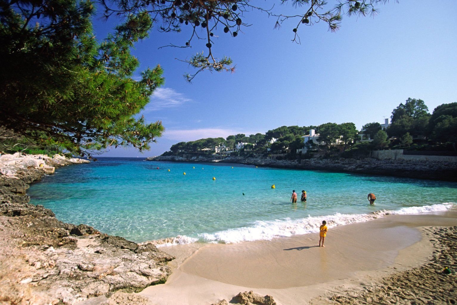 Mallorca (hier die Bucht Cala Mondrago) gilt als Lieblingsinsel der deutschen Urlauber.