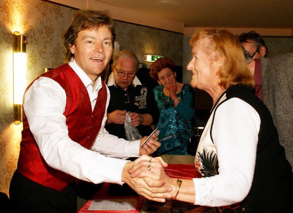 Rudy Giovannini war zu Gast im Capitol in Zeitz. Seine Fans erlebten den Caruso der Berge, wie er genannt wird, und konnten sich auch über Autogramme freuen.