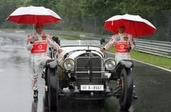 Ob bei den Köthener Oldtimertagen ebensolche «Oldies» zu sehen sind, wie sie Hamilton (r) und Alonso auf dem Nürburgring präsentieren, wird sich zeigen. (Foto: dpa)