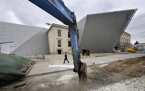 Der Umbau des Militärhistorischen Museums der Bundeswehr in Dresden (früher Armeemuseum der NVA) begann 2004 nach Plänen des US-Architekten Daniel Libeskind. (FOTO: DAPD)