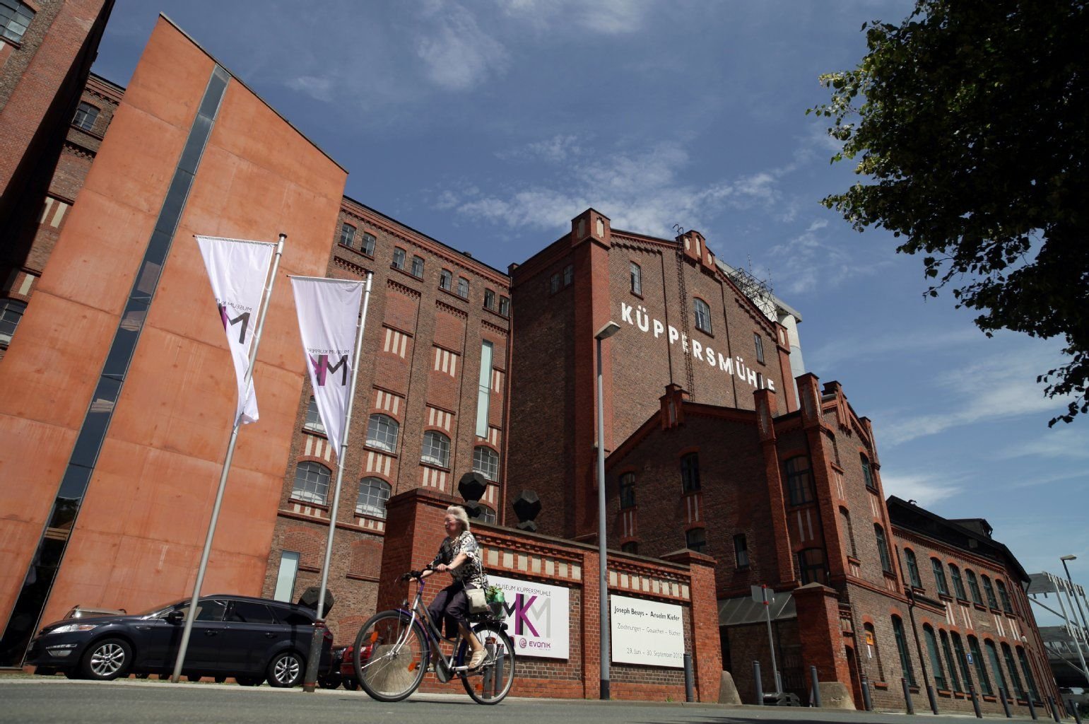 Nach einem jahrelangen Bauskandal bekommt das Dusiburger Museum Küppersmühle (MKM) nun doch einen Erweiterungsbau. Nach einer einjährigen Planungsphase könnten die Bauarbeiten voraussichtlich 2016 starten.