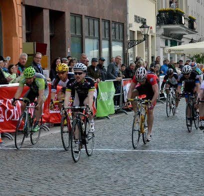 Zielspurt im Jedermann-Rennen 2015