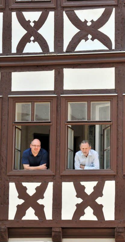 Eigentümer Klaus Goldschmidt (rechts): „Eigentlich sollte das Haus schon vor zehn Jahren fertig sein.“