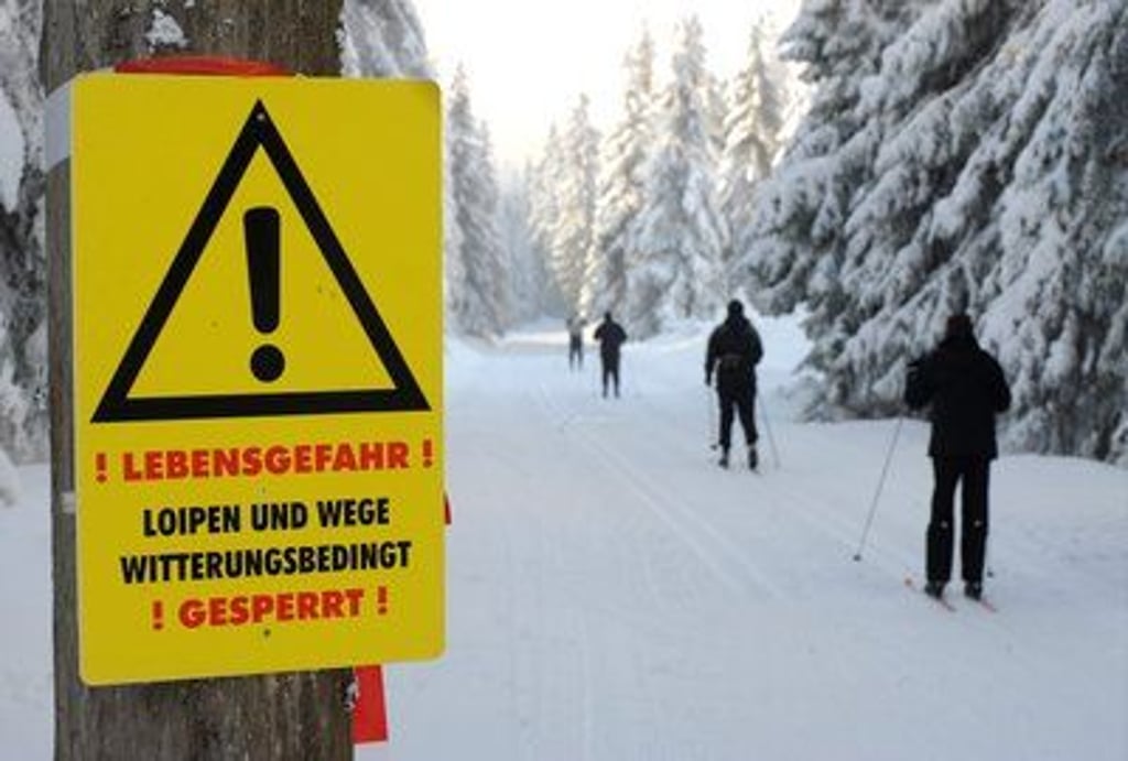Nach einem Wintereinbruch im Harz müssen sich Besucher auf einige Einschränkungen bei den Wanderwegen einstellen. Symbolbild: