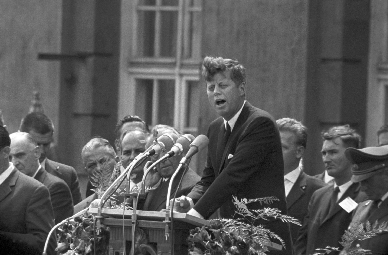 US-Präsident John F. Kennedy am 26.06.1963 bei seiner historischen Rede vor dem Rathaus Schöneberg.