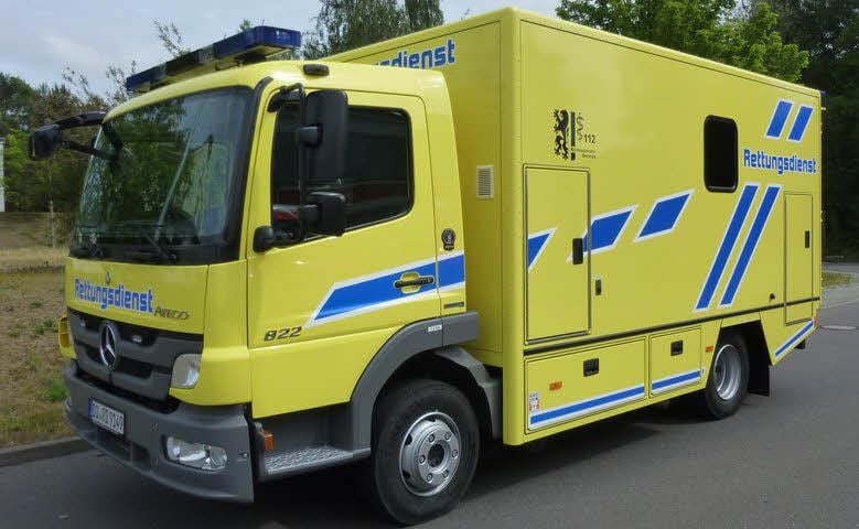 So sieht ein Intensivtransportwagen aus.