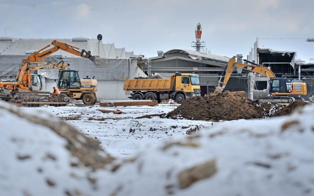 Auf dem Gelände des PEP-Marktes in Brehna haben die vorbereitenden Arbeiten für das Factory Outlet Center begonnen.