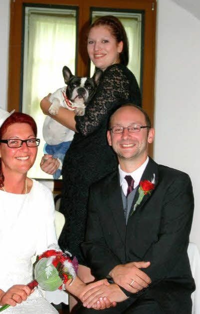 Madlen und Heiko Meyer sind jetzt ein Ehepaar und mit Tochter Julia und Hündin Ginny eine Familie.