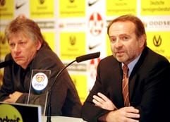 Die ehemaligen Vorstandsmitglieder des 1.FC Kaiserslautern, Gerhard Herzog (l) und Jürgen Friedrich (r). Gegen die beiden ehemaligen Vorstandsmitglieder ist von der Staatsanwaltschaft Zweibrücken ein Ermittlungsverfahren wegen des Verdachts der Untreue und der Steuerhinterziehung eingeleitet worden. (Foto: dpa)