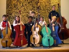 Die Mini-Bassisten (Foto: dpa)