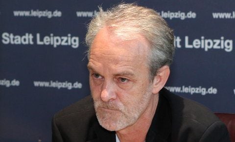 Siegfried Haller, Leiter des Amtes für Jugend, Familie und Bildung der Stadt Leipzig auf einer Pressekonferenz zu Plagiatsvorwürfen bezüglich seiner Dissertation. (FOTO: DAPD)