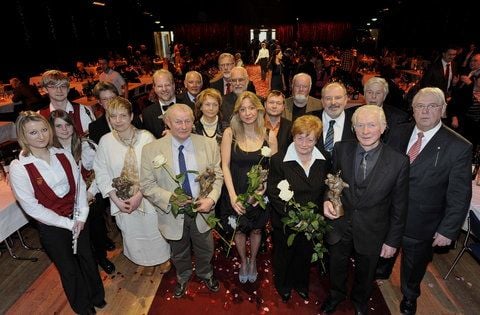 Am 27.03.2011 wurde im Großen Saal des Neuen Theaters zum 9. mal der Bürgerpreis, „Der Esel, der auf Rosen geht“ verliehen. (FOTO: MZ/MEINICKE)