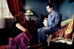 Das Setfoto zeigt die Regisseurin Franka Potente und den Schauspieler Max Urlach auf dem Set während der Dreharbeiten zu dem neun Kinofilm «Der die Tollkirsche ausgräbt» (undatiertes Setfoto). In ihrer ersten Regiearbeit hat die Schauspielerin Franka Potente eine freche Mischung aus verschiedenen Genres und Zeitebenen gewagt. (Foto: dpa)