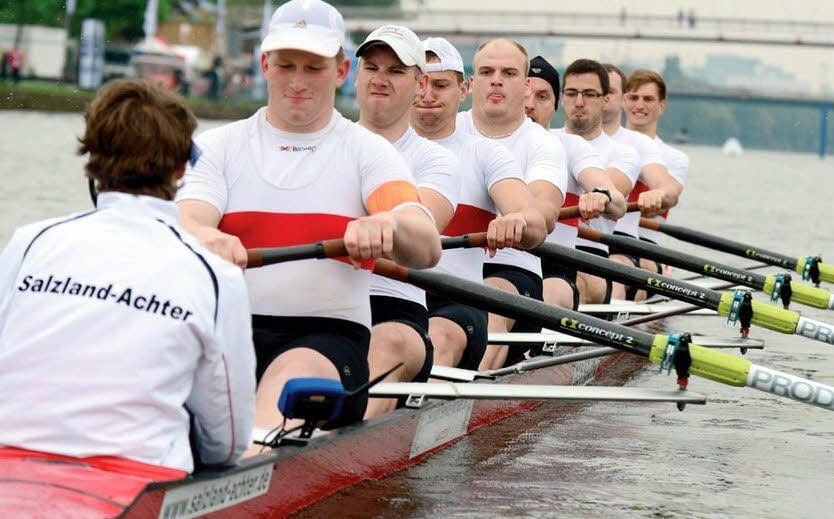 Der Salzlandachter in Frankfurt: Christoph Muhlack (links), Paul Zander, Sebastian Wolff, Tobias Schmidt, Tim Lauterbach, Gunnar Richter, BenjaminKuhnert, Mathias Renneberg und Stefan Fliegenschmidt