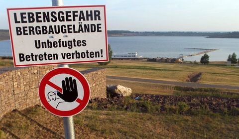 Mit Bohrungen in den Grund des Concordiasees sollen von Frühjahr an die Ursachen für den Erdrutsch in Nachterstedt ermittelt werden. (FOTO: DPA/ARCHIV)
