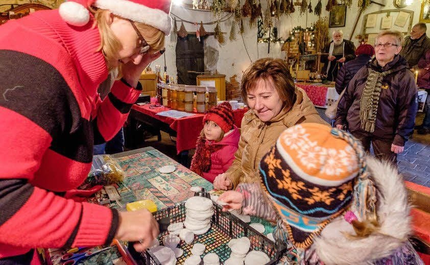 Selber basteln für Weihnachten ist sehr angesagt.