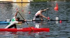 Gyorgy Kolonics (vorn) aus Ungarn und Andreas Dittmer während der Qualifikation. (Foto: dpa)