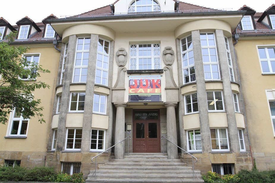 Schauplatz für Weiberkram: der Zeitzer Schuppen.