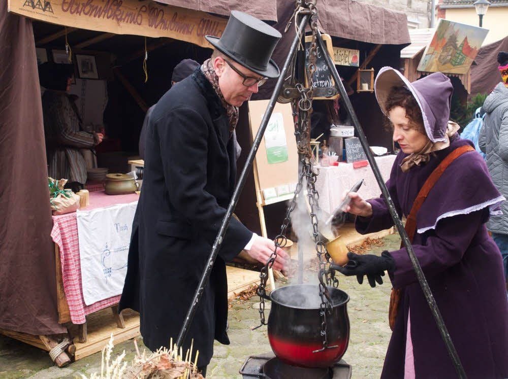 Der Biedermeier-Christmarkt in Werben an der Elbe entführt den Besucher in vergangene Zeiten.
