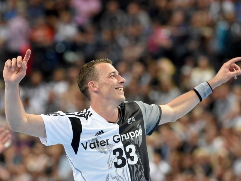 Dominik Klein beim Abschiedsspiel vom THW Kiel. Foto: Carsten Rehder/Archiv