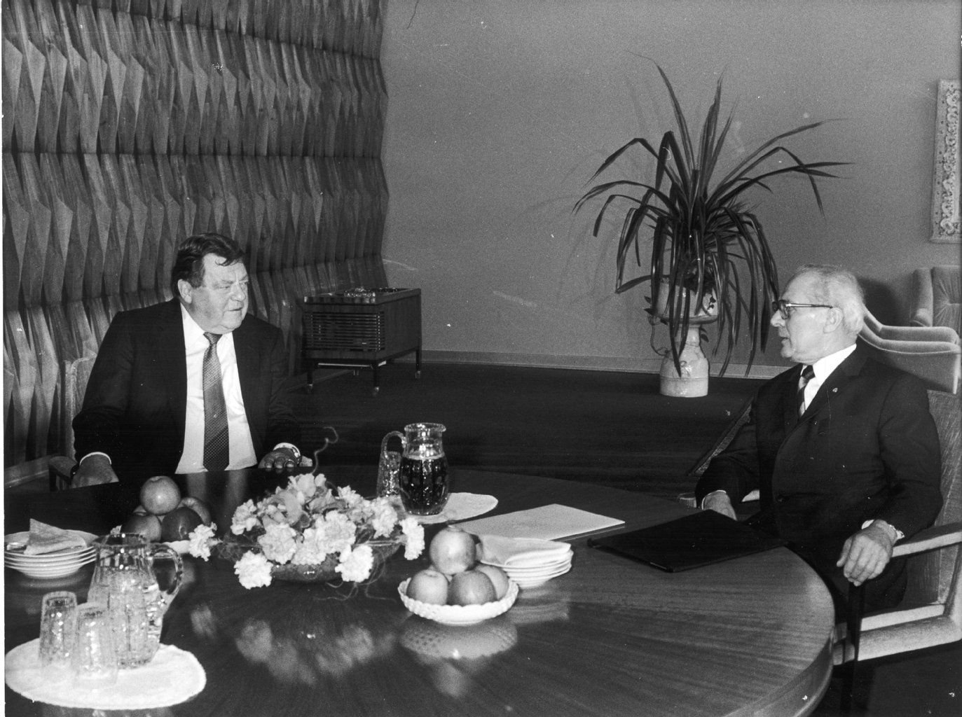 Am Rande der Leipziger Messe trafen sich Spitzenfunktionäre der DDR mit westdeutschen Politikern, hier Erich Honecker mit Franz Josef Strauß 1984.