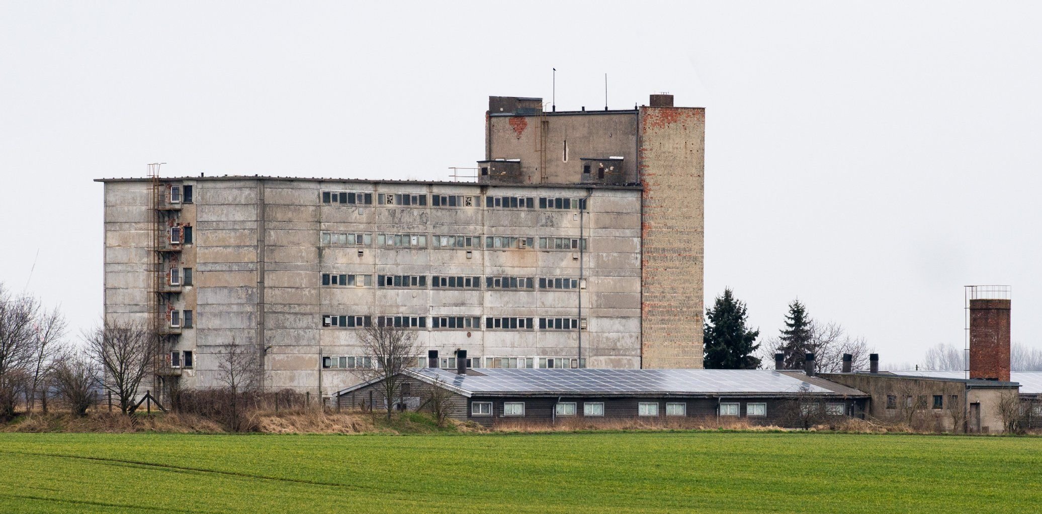 Das "Schweinehochhaus" in Maasdorf