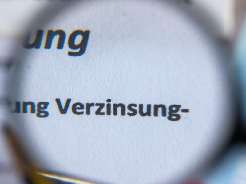 Die Zeiten, in denen Kunden von Lebensversicherungen mit einer Verzinsung von 4 Prozent rechnen konnten, sind längst vorbei.