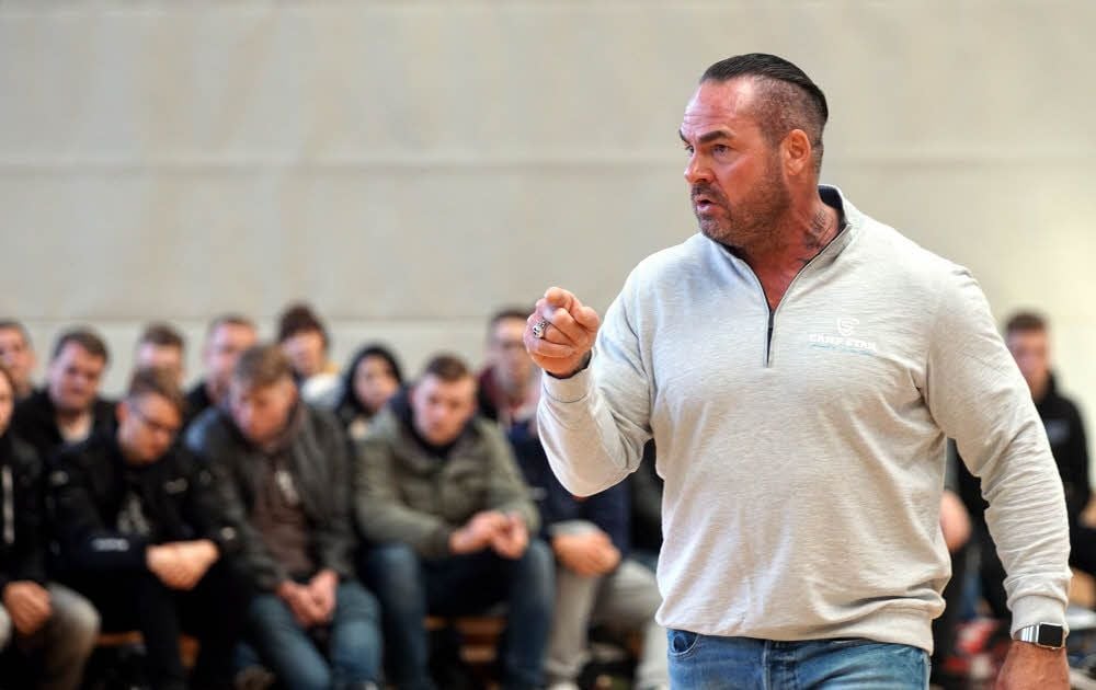 Carsten Stahl will die Ascherslebener Berufsschüler aufrütteln, sensibilisieren, ihnen zeigen, was Mobbing anrichten kann.