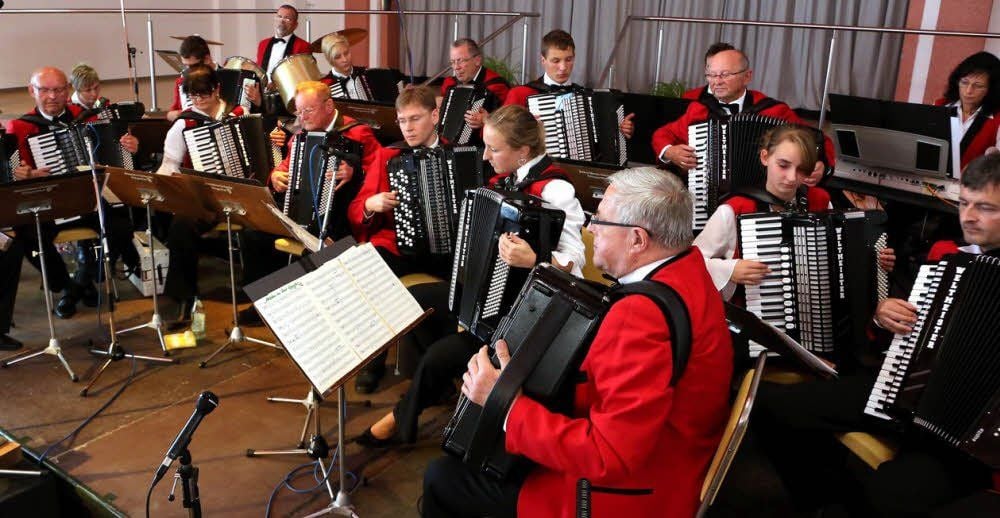 Das Akkordeonorchester Klingenthal war erstmals in der Region zu Gast und versprach wiederzukommen.