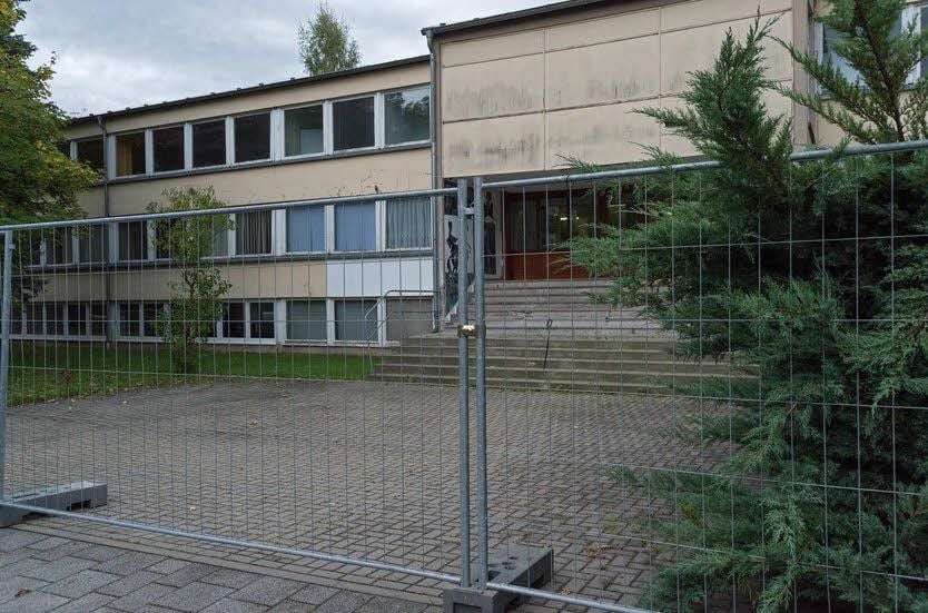 Die ehemalige Sekundarschule in Merseburg-West ist eine Notunterkunft für Flüchtlinge.