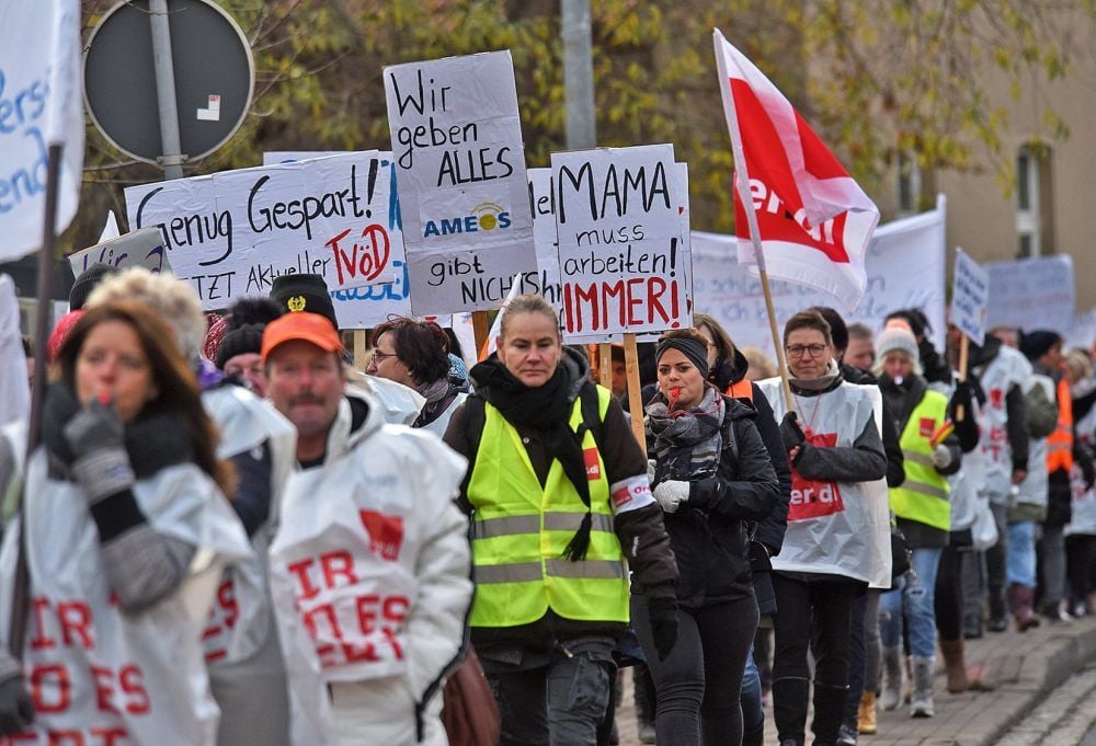 Pflegekräfte und Ärzte der Ameos-Kliniken Aschersleben-Staßfurt wollen auch am Freitag wieder für einen Tarifvertrag streiken.