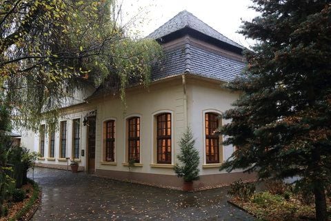 Das Park-Restaurant «Vogelherd» in Zerbst (Kreis Anhalt-Bitterfeld) hat die Tester des Gourmetführers «Gault Millau» überzeugt und wurde als bestes Restaurant Sachsen-Anhalts mit 15 von 20 möglichen Punkten bewertet. (FOTO: DPA)