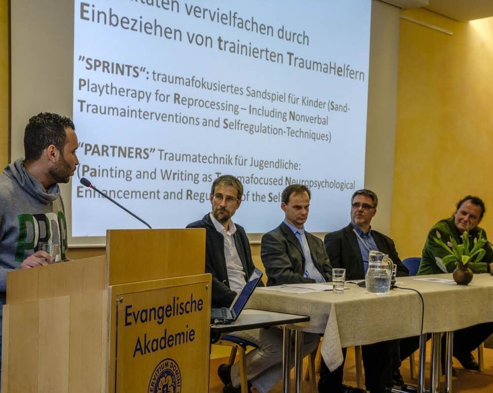 In der Evangelischen Akademie in Wittenberg ging es im April um Traumahelfer.