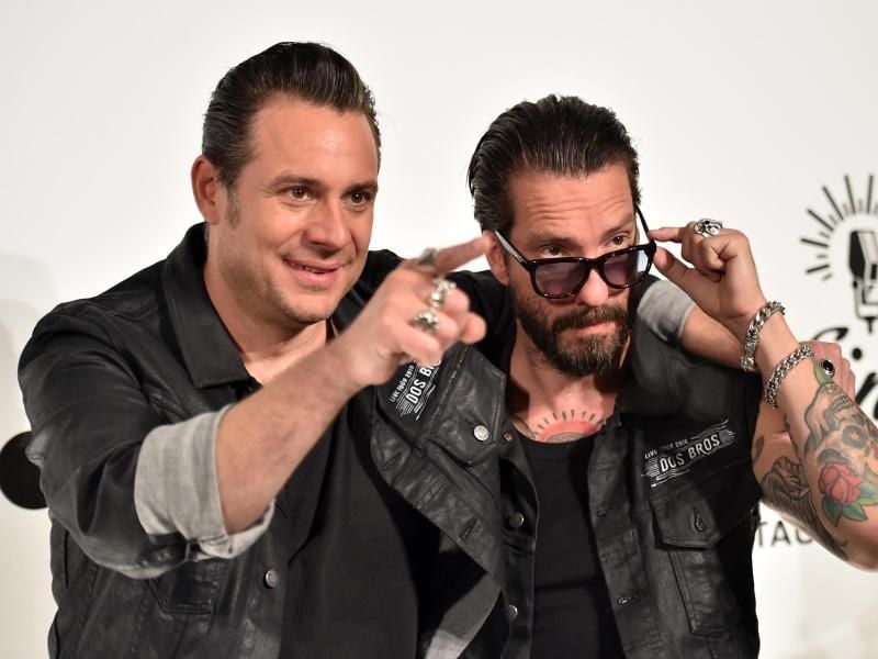 Sascha Vollmer (r) und Alec Völkel von der Band The BossHoss haben keine Zeit für neue „Tauschkonzerte”. Foto: Britta Pedersen