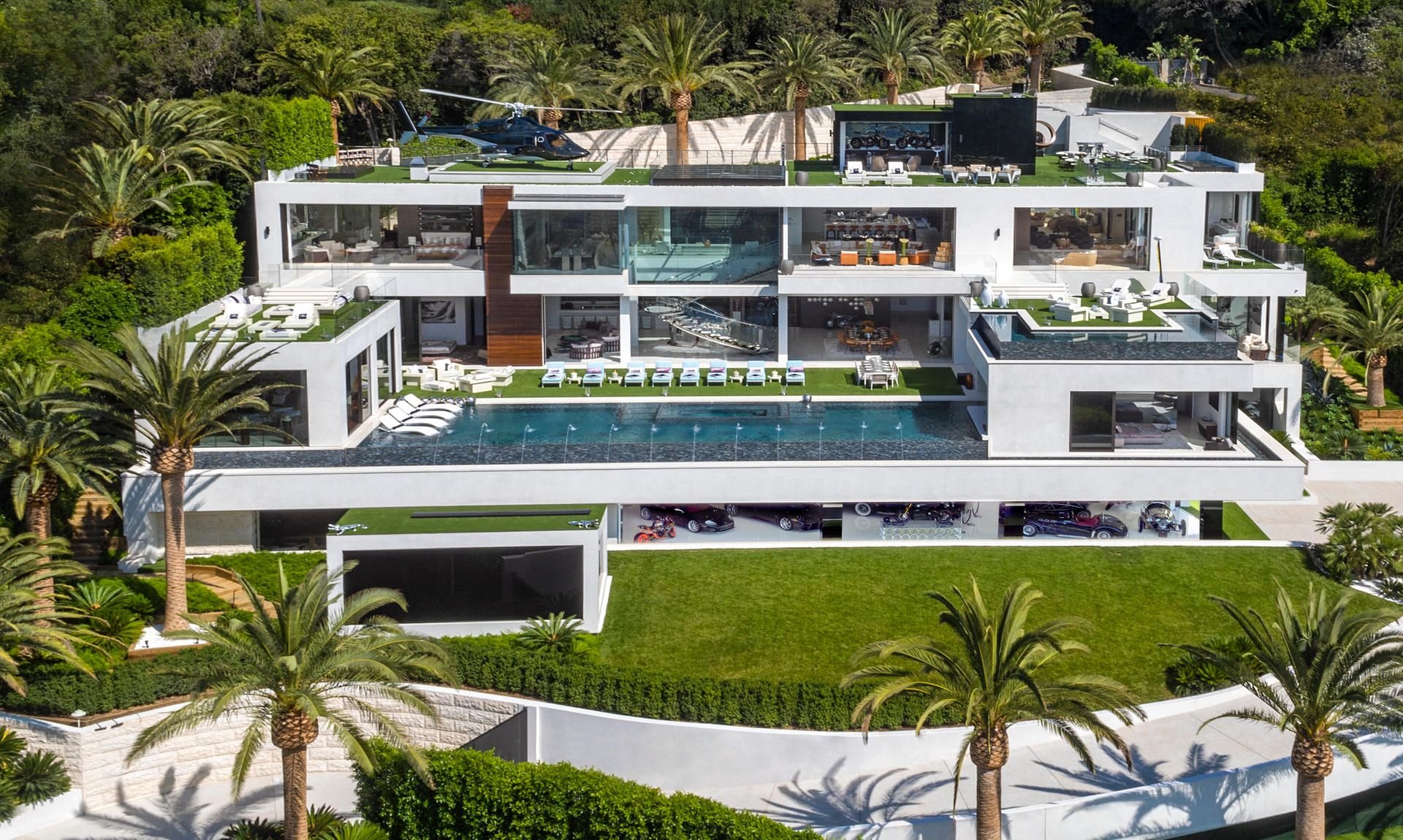Das ist die Villa mit 21 Badezimmern, fünf Bars und zwei Weinkellern.