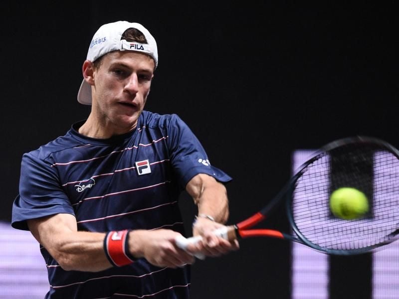 Komplettiert das Teilnehmerfeld der ATP Finals: Diego Schwartzman spielt den Ball. Foto: Jonas Güttler/dpa