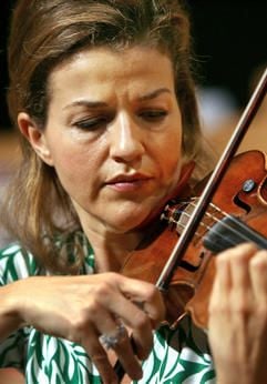 Die Geigerin Anne-Sophie Mutter während einer Konzertprobe in ihrer südbadischen Heimatstadt Wehr. (Foto: dpa)