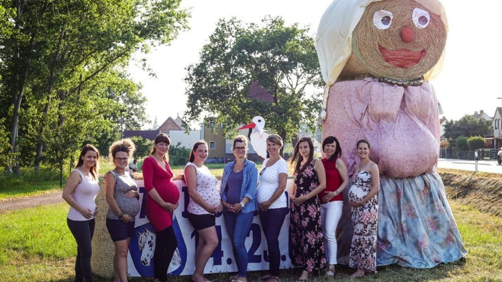 13 auf einen Streich 13 auf einen Streich Frauen aus Zöschen zufällig alle gleichzeitig schwanger